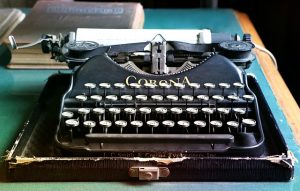 typewriter-1603999_640-1